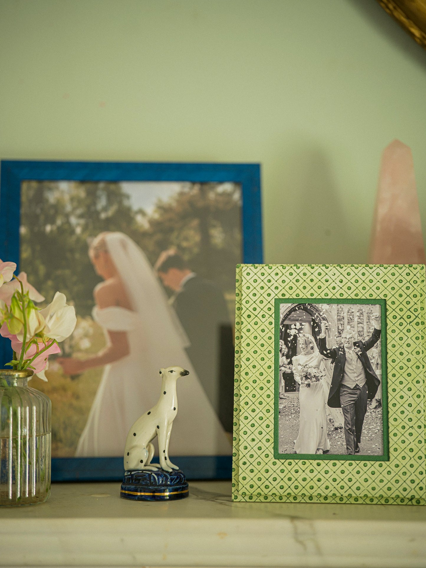 Green Dot and Grid Table Top Picture Frame
