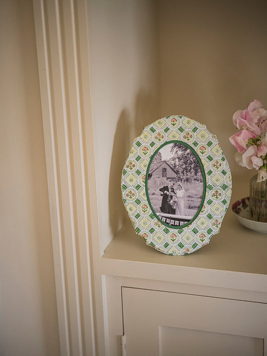 Oval Table Top Picture Frame - Spring Bloom Green